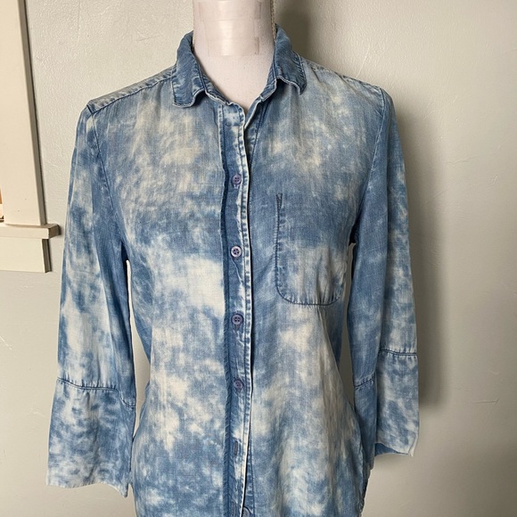 Cloth & Stone Acid Wash Chambray Shirt Size XS - Picture 2 of 9